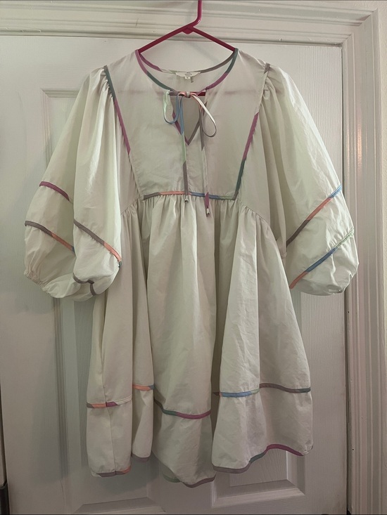 entro Dresses & Skirts - Boutique mini dress with puff sleeves